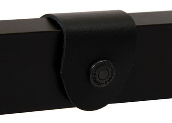 Stojak na bagaż R01 - przybliżenie na zapięcie pasów