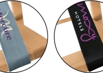 Logo haftowane na pasach nylonowych